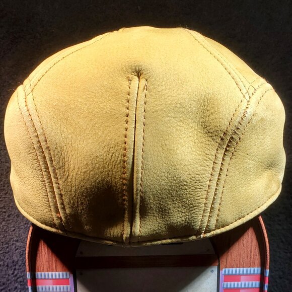 VINTAGE SUEDE LEATHER NEWSPAPER BOY FLAT CAP...MADE IN USA...CAP IS NOT LINED - Picture 3 of 5